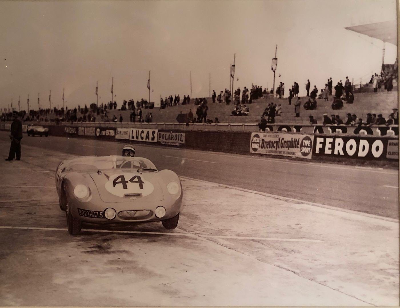 24 Heures du Mans 1958, Laureau participe pour la 4eme fois à cette épreuve bien arrosée cette année là. Associé à Cornet, il se fera souffler l'indice par une Osca 750 cm3 @ DR