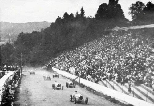 301  1932 TRIBUNES DEPART DE LA COURSE COPIE A.jpg