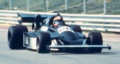 Autour du master de la RS01 en 1976, François Castaing, Jean-Pierre Jabouille, André de Cortanze et Marcel Hubert © Renault Patrimoine