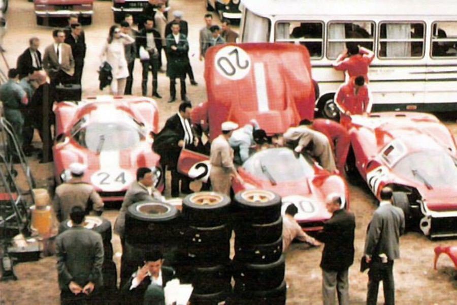 70 ans Ferrari 24h Mans 1967 Ferrari 330 P4 n°20 Vaccarella Amon @ DR