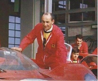 Dino Pignatti à Maranello en février 1967, de retour du triomphe de Daytona © DR (source : Gazzetta dello Sport for Ferrari Racing Collection).