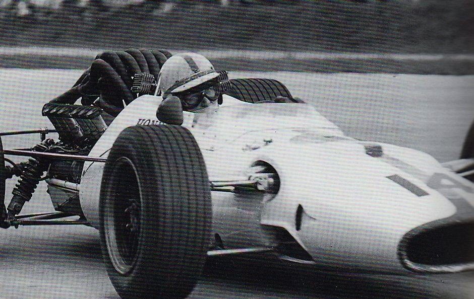 John Surtees 1967 GP Italie Honda RA300 1er @ DR