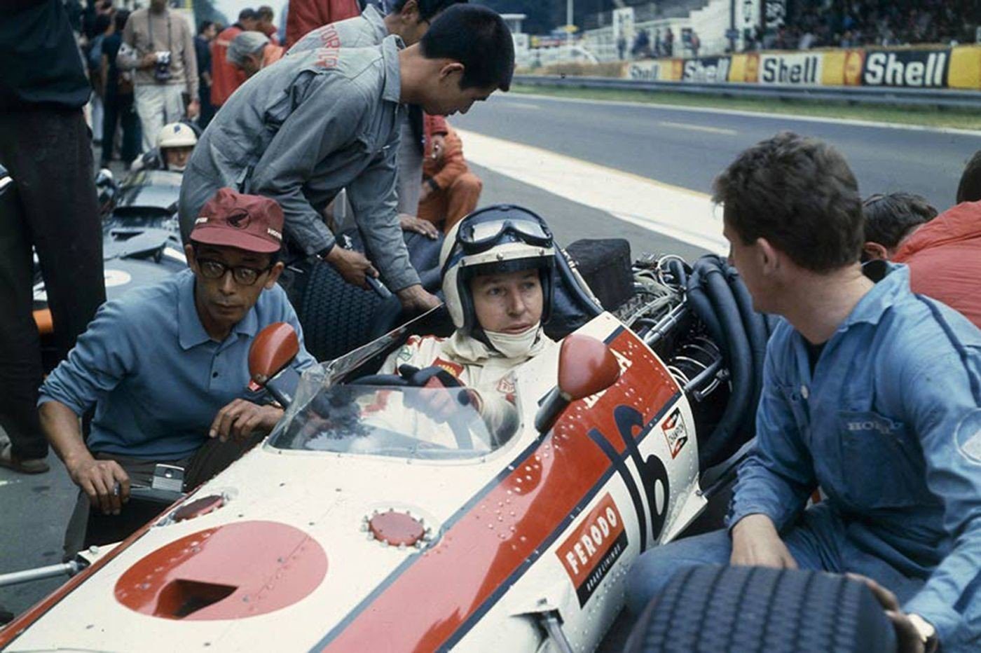 John Surtees 1968 GP FRA Honda RA 301 2nd @ DR