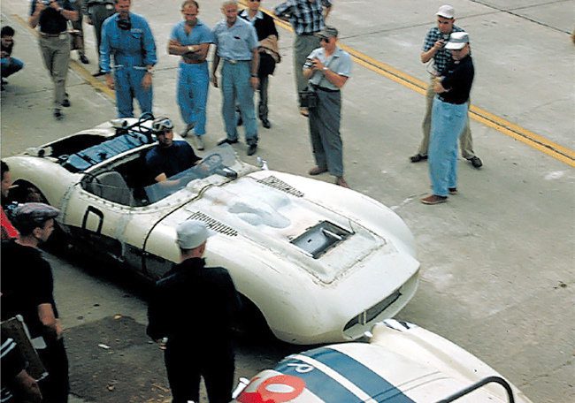 Fangio et la Corvette "mule"