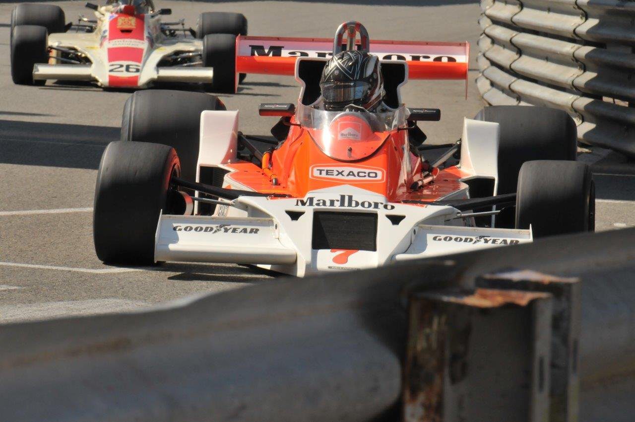 McLaren M26