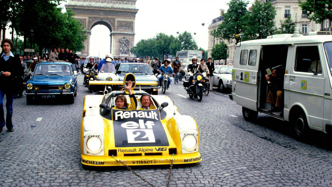 Une Alpine sur les Champs