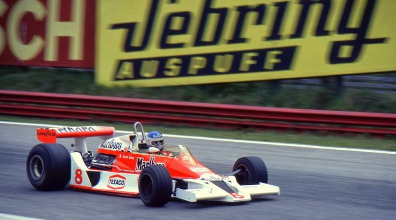 McLaren M26